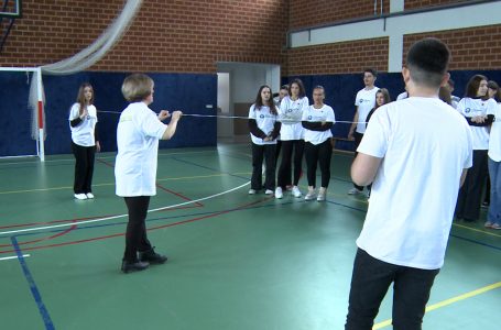 Kryqi i Kuq në Gjakovë mbajti punëtorinë e dytë të projektit “Promovimi i vlerave humane”