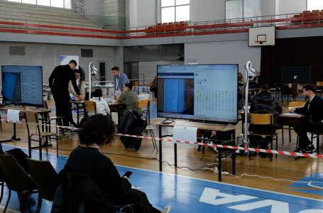 Në Gjakovë po vazhdon numërimi i votave për subjekte politike dhe kandidatë për deputetë