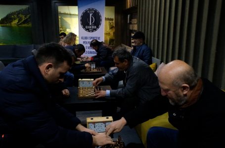 Në vigjilje të 17 Shkurtit, shoqata e të verbërve “Gjakova” mbajtën turne në shah e domino