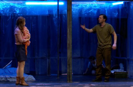 Në teatrin “Hadi Shehu” u dha premiera e shfaqjes “Vojçeku”