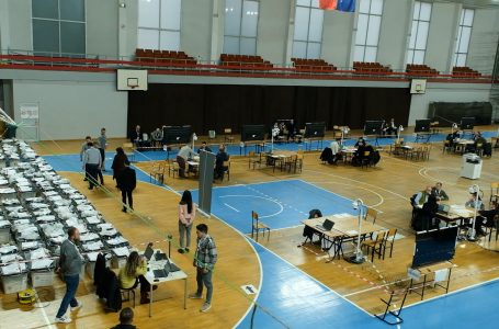 Në Gjakovë fillon numërimi i votave të kandidatëve për deputetë