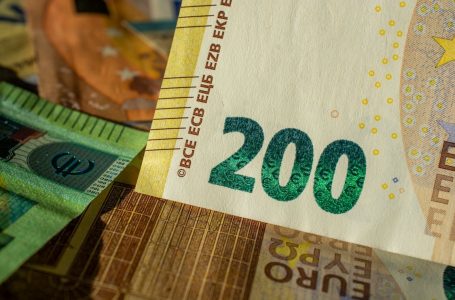 Konfiskohen dy kartëmonedha nga 200 euro në Gjakovë, dyshohet të jenë të falsifikuara