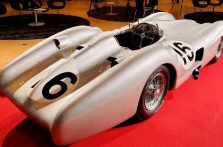 Vetura Mercedes, me të cilën kishin garuar legjendat e Formula 1, shitet për shifër rekorde