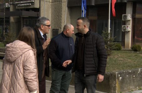 Arrihet një zgjidhje për transportimin e nxënësve të shkollës “Bajram Sadriu”
