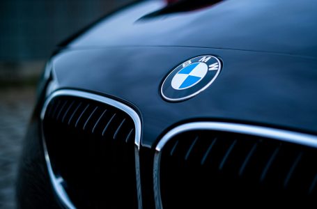 Si ‘lindi’ logoja e BMW dhe çfarë përfaqëson në të vërtetë?