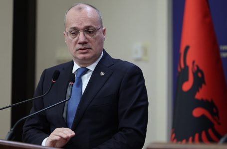 Shqipëria ndihmon shtetasit në Izrael, Hasani: Po bashkëpunojmë edhe për qytetarë nga Kosova