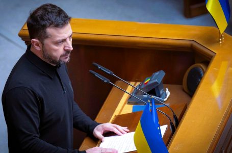 Parlamenti i Ukrainës miraton rezolutën që rikonfirmon legjitimitetin e presidentit Zelensky