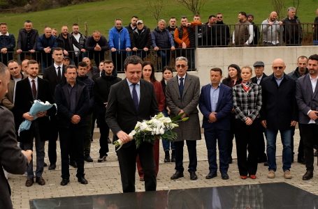 Nderohen me homazhe të rënët e fshatit Goden