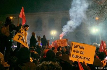 Protestat godasin rëndë ekonominë turke