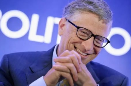 Bill Gates: Vetëm tri profesione do t’i mbijetojnë inteligjencës artificiale