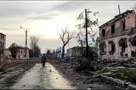 Trupat ruse luftojnë për largimin e fundit të ushtarëve ukrainas në rajonin e Kurskut
