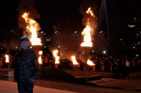 “Nata e Zjarreve” në Prekaz, me ndezjen e flakadanëve përmbyllen manifestimet e Epopesë së UÇK-së