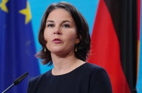 Kryediplomatja gjermane: Mos u mashtroni nga taktikat e Putinit