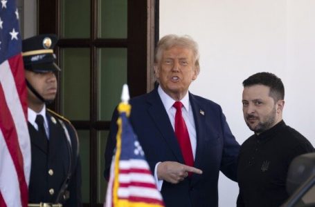 Presidenti amerikan Trump pezullon të gjitha ndihmat ushtarake për Ukrainën