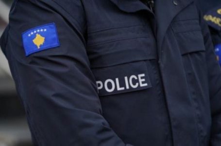 Vidhen tabelat sinjalizuese në tri zona kufitare