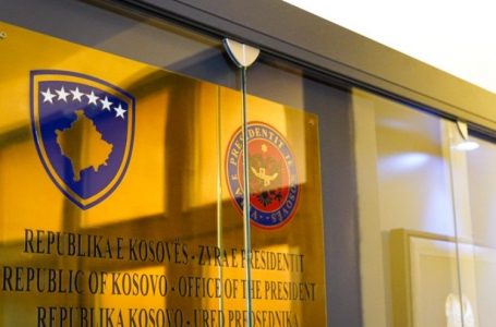Presidenca shpall tender 8 mijë e 500 euro për sigurime shëndetësore e sigurim në udhëtim për ish-presidentët