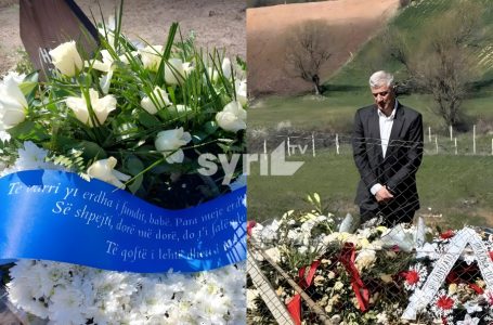 “Te varri yt erdha i fundit, babë” – Mbishkrimi prekës në kurorën që vendosi Thaçi te varri i babait të tij