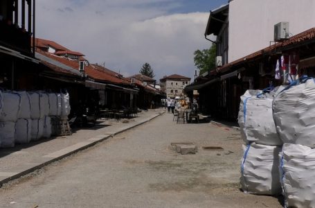 Kalldrëm, pllaka e prap kalldrëm, punimet në Çarshinë e Vjetër assesi të përfundojnë një herë e mirë
