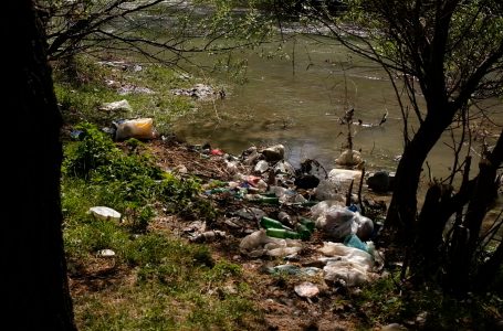 Lumin Drin e shfrytëzojnë për vendpushim, “harrojnë ” t’i largojnë mbeturinat