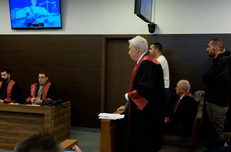 Mbahet seanca gjyqësore për të dyshuarit serb të arrestuar në Gjakovë