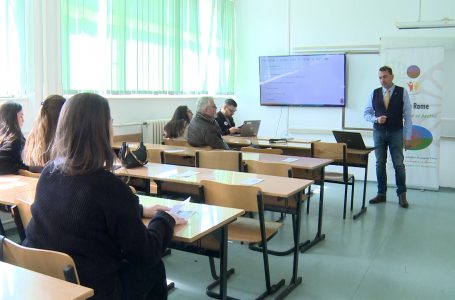 Studentët e Gjakovës njihen me historinë, traditën dhe kulturën rome