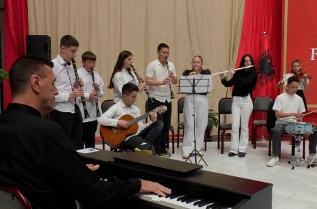 Nis muaji festiv në shkollën ”Zekeria Rexha”