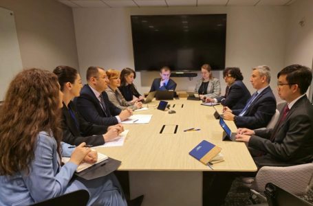 Guvernatori Ismaili në Washington takon shefin e Misionit të FMN-së për Kosovë