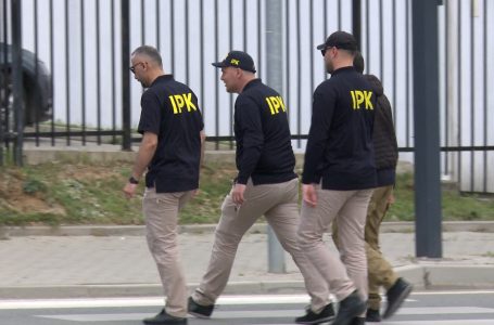 Intervistohen tre zyrtarë policorë në Gjakovë, njëri ndalohet për 48 orë