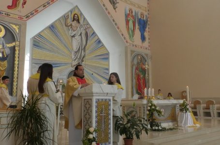 Besimtarët katolikë sot festojnë Pashkën