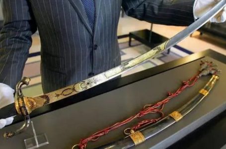 Një shpatë e Napoleon Bonapartit del në ankand
