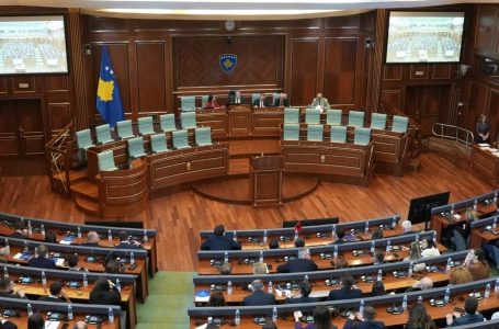 Shtyhet seanca konstituive, Vetëvendosje kërkon marrëveshje politike