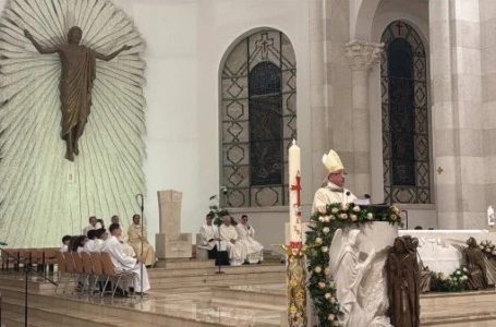 Sot dita e Pashkëve, ipeshkvi Dodë Gjergji përçon mesazh për paqe