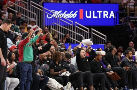 Trajneri i Lakers bëri diçka që nuk kishte ndodhur që nga viti 1997 në NBA
