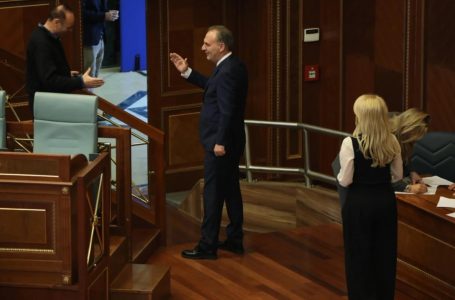 Limaj: Votojmë si herën e kaluar