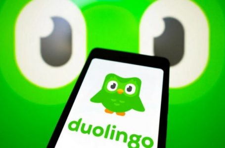 Duolingo po pushon nga puna stafin