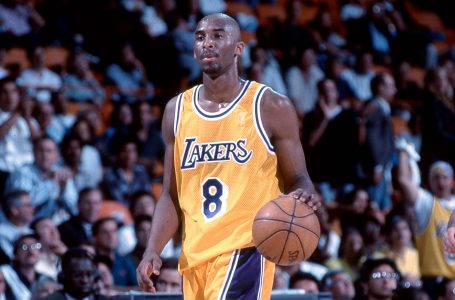 ​Fanella e Kobe Bryant shitet për një shifër marramendëse