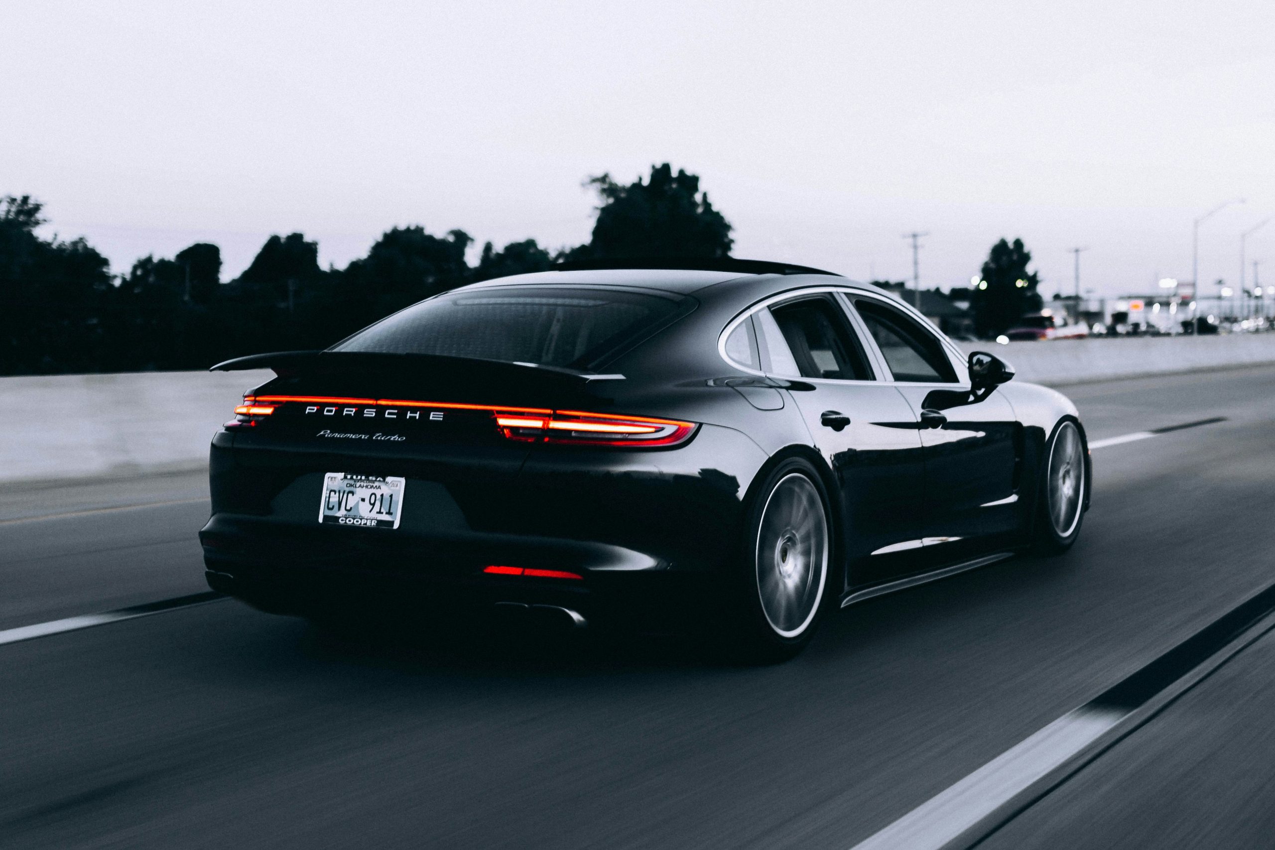 Bien në mënyrë drastike shitjet e Porsche në Evropë dhe Kinë