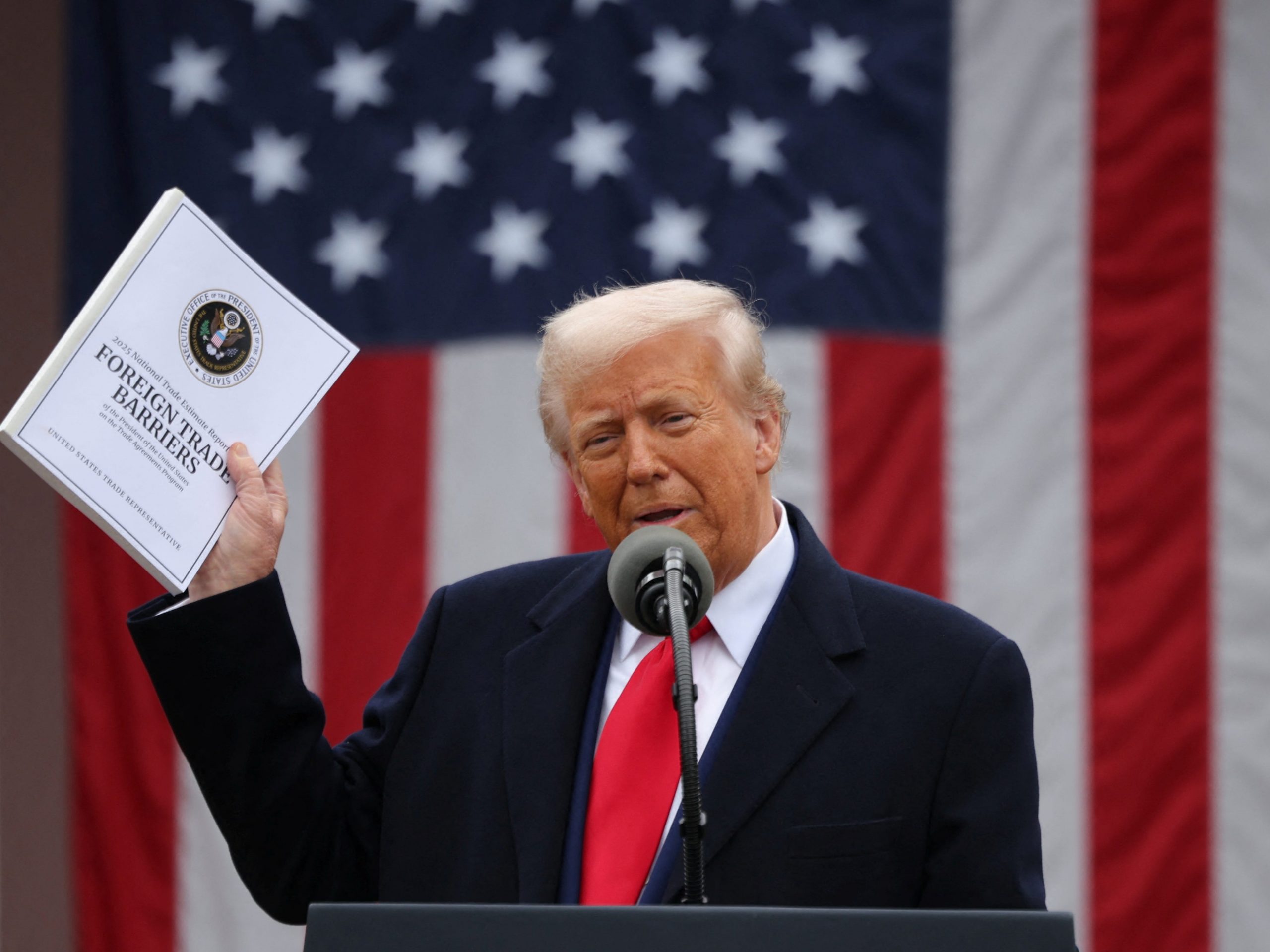 Trump kërcënon me sanksione këdo që blen naftë nga Teherani