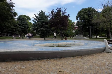 Çka po ndodh me fontanën në parkun e qytetit?