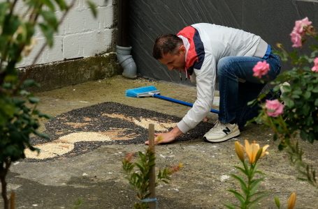 Artisti Alkent Pozhegu solli Mona Lizën në mozaikun e radhës