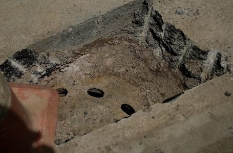 Punimet në rrugë bllokojnë për një muaj kanalizimin në Brekoc