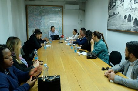 Komiteti për Komunitete diskuton subvencionet dhe çështjet e banimit social