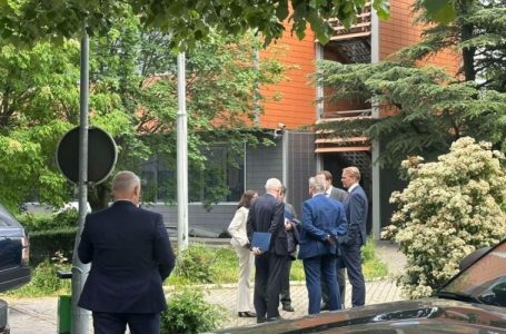 Ambasadorët e QUINT-it takohen me kryeministrin në detyrë, Albin Kurti