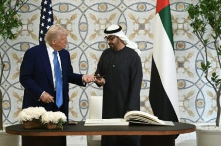 Trump njofton marrëveshje 200 miliardë dollarëshe me Emiratet