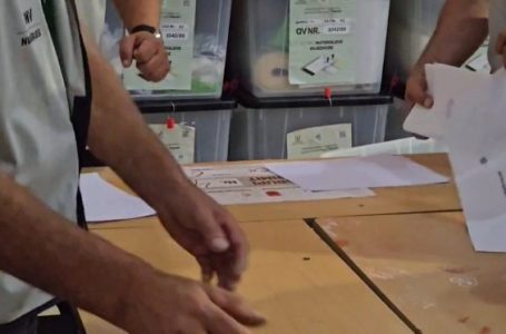 Numërohen mbi 93% e kutive të votimit në Shqipëri