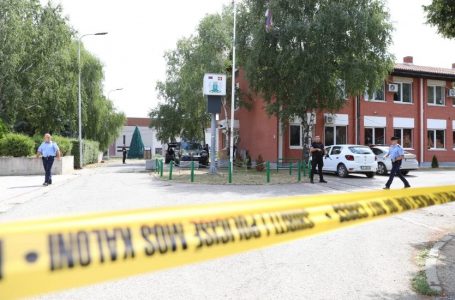 Mbyllen tri institucione serbe në Mitrovicë të Veriut
