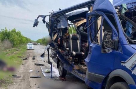 Sulmi rus ndaj autobusit civil në Ukrainë vret 9 persona