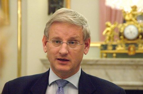 Bildt: Mungesa e një marrëveshjeje paqeje për Kosovën është pengesë madhore për rajonin