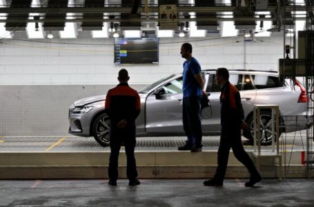 ​Volvo shkurton rreth tre mijë vende të punës