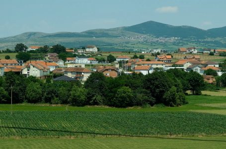 Jetesa me harmoni fetare e peisazh të mrekullueshëm në fshatin Doblibare